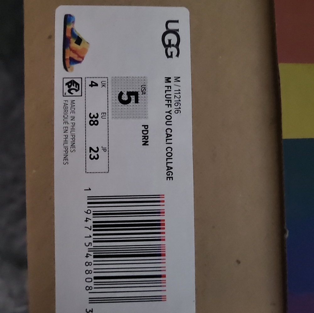 Ugg - Picture 2 of 3